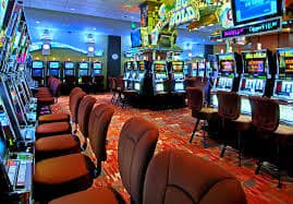 q333 စလော့ဂိမ်း Jackpot Slots MMK ဖြင့်ကစားနေသောမြင်ကွင်း